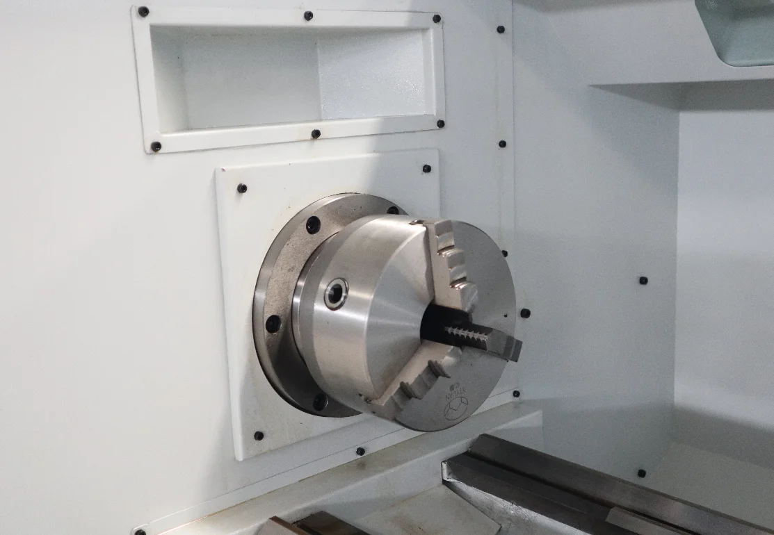 Ariow Cnc Teaching Lathe 2 Axis Cnc Lathe CK6140 1000mm Cnc Lathes Process Parts