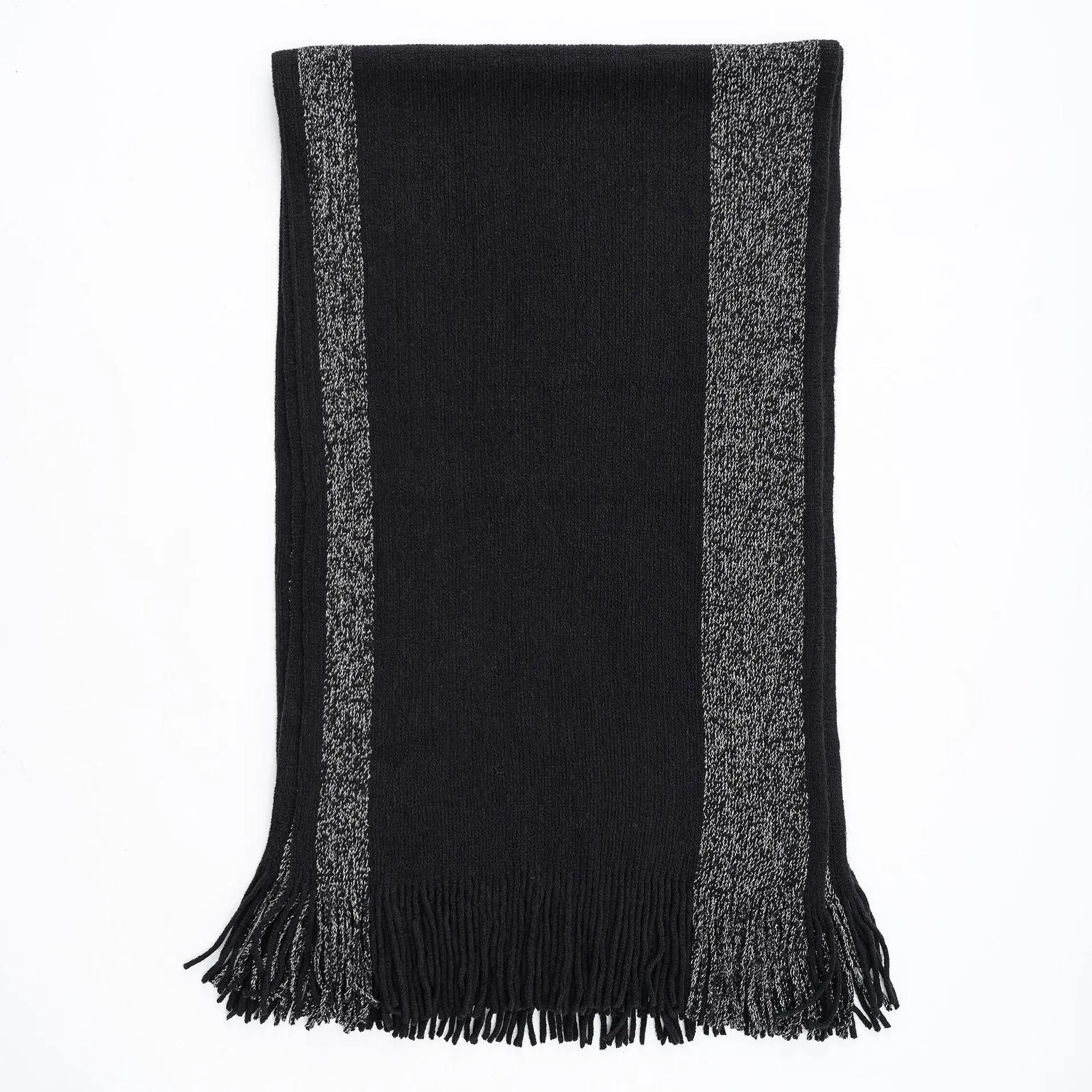 A lady\'s shawl with a cut-out tassel and a lady\'s Cape for sun protection