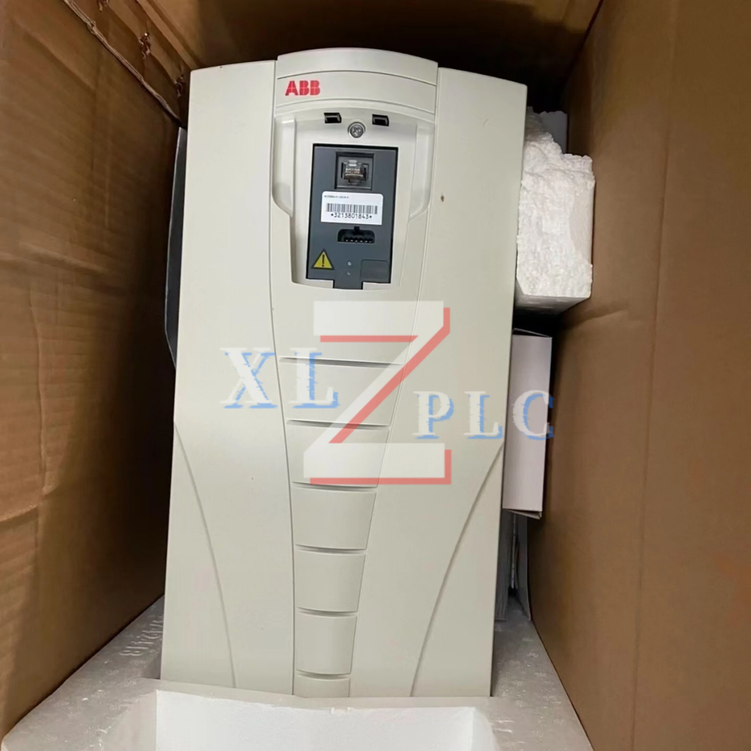 새로운 재고 있음 ACS550-01-03A3-4 ACS550-01-04A1-4 인버터