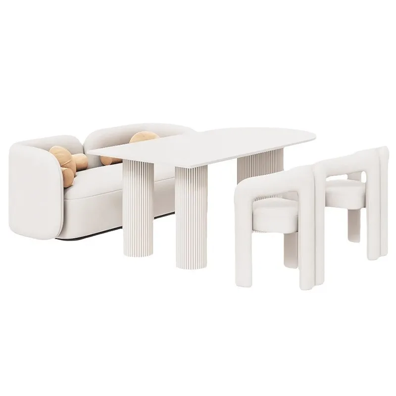 The cream-colored sofa is suitable for use in photography studios, beauty salons and other places.