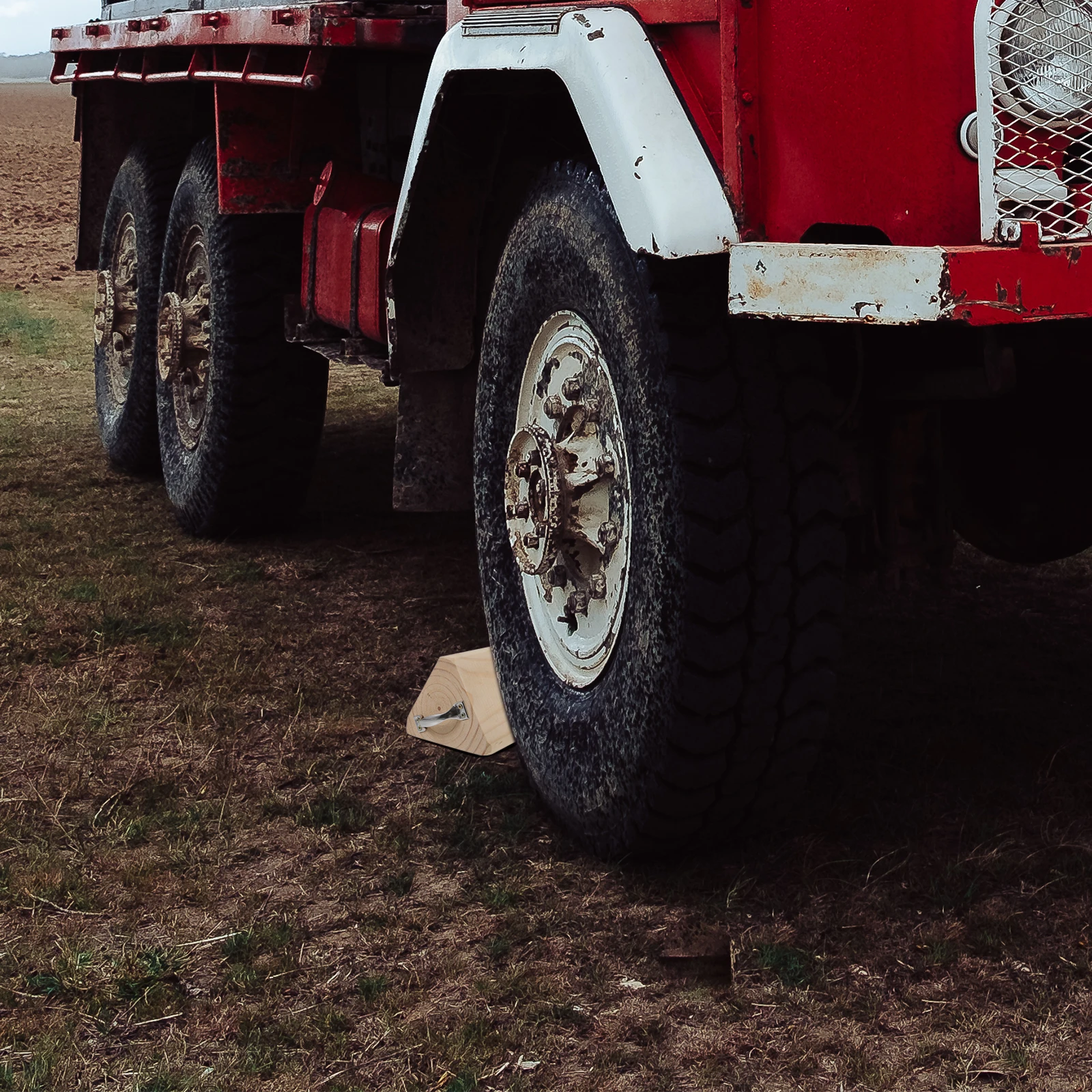 

Wooden Tire Stopper Blocks Wheel Chock for Cars Tires Travel Trailers Motorcycle RV Stabilizer Solid Wood Triangular Anti Skid