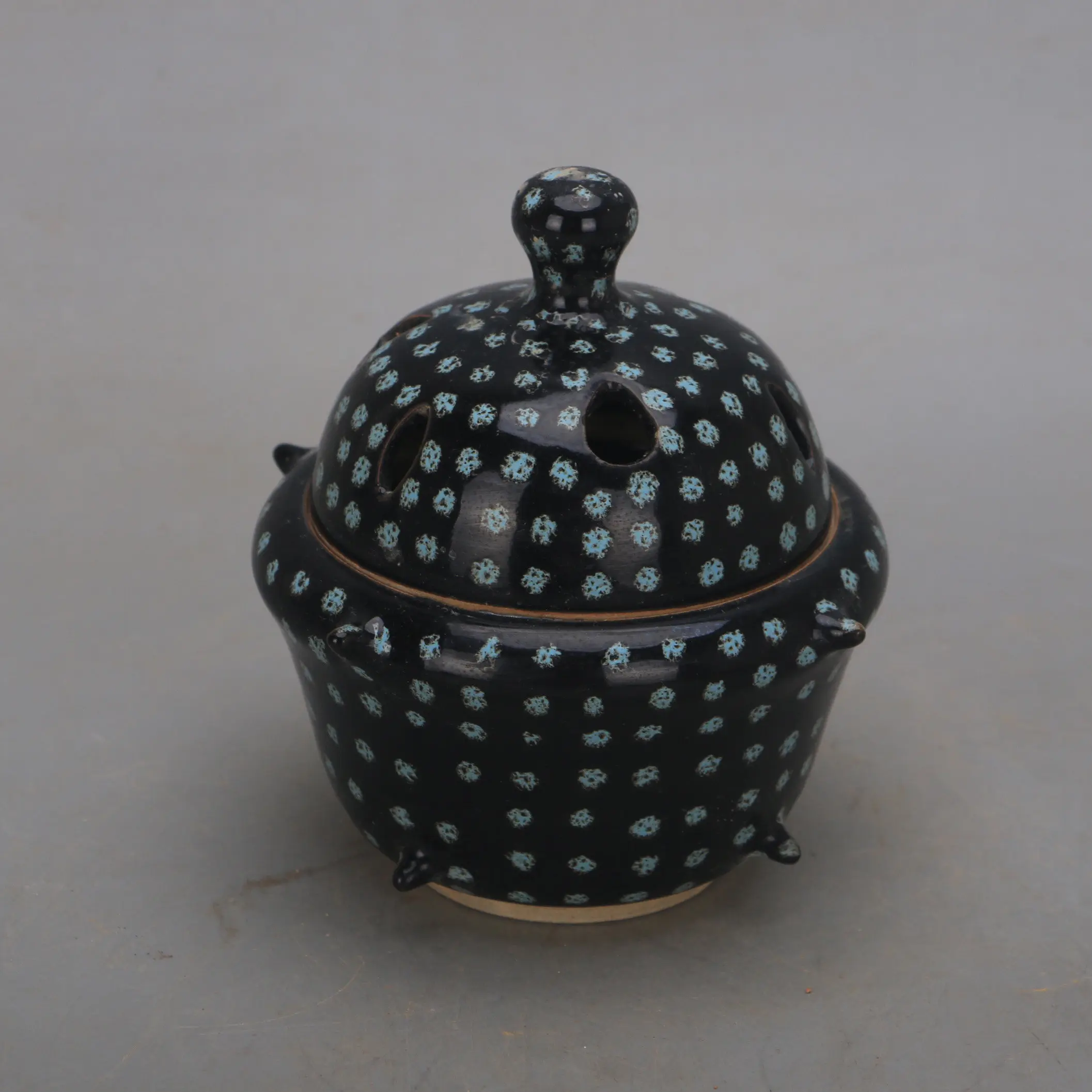 Song Dynasty Style Jian Kiln Black Gold Starry Sky Openwork Drum Nail Incense Burner Handmade Ceramic Home Decor Collectible Gif
