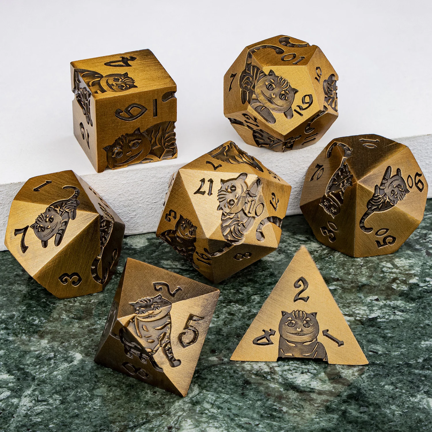 7 قطعة القط DND المعادن الزنزانة Dnd التنين المتداول النرد D20 D & D الذهب القديم RPG متعدد السطوح D و D باثفندر لعب الأدوار لعبة النرد