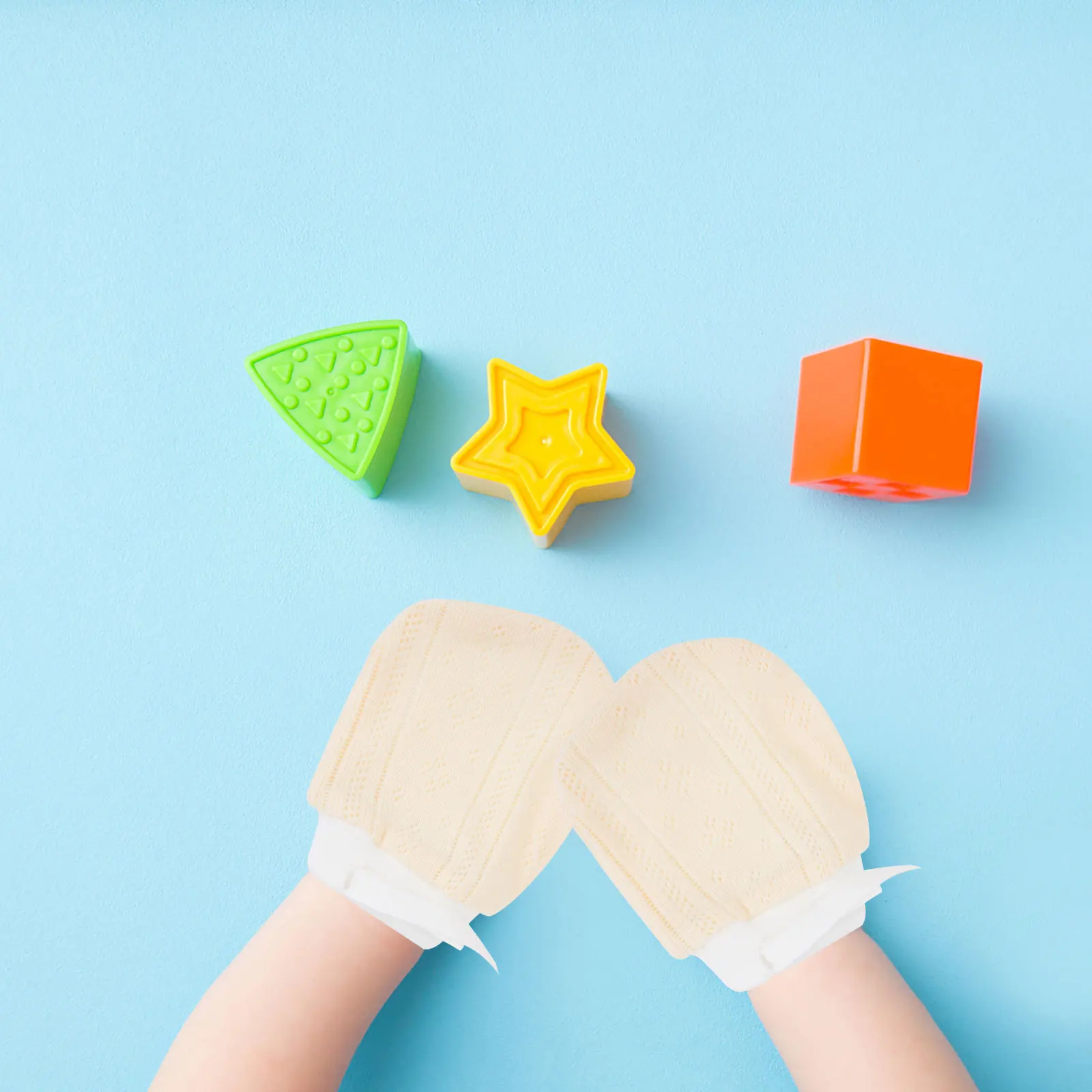 

3Pairs Baby Protective Gloves Premium Comfortable Mittens for 6-12 Months Cold Protection No Scratch Face Guard Unisex Infant