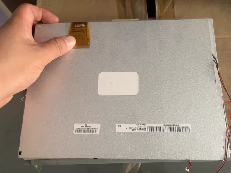 display-a-cristalli-liquidi-a104sn03-v1-da-104-pollici