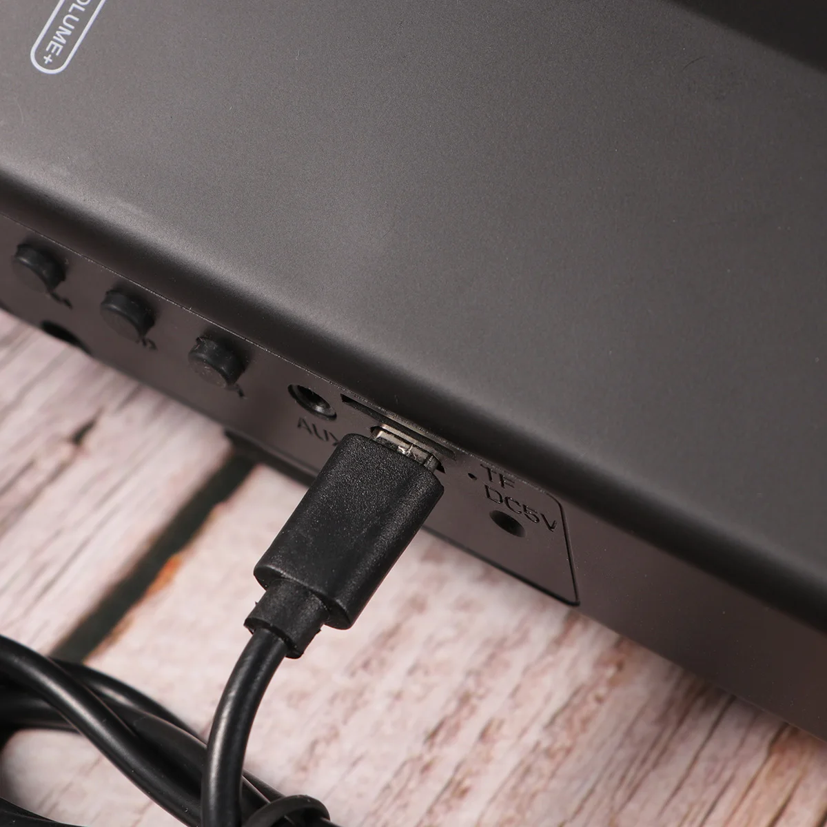 

Speaker Portable Wireless Subwoofer Stereo Bass Sound Box Usb Charging Card Aux-In High Definition Audio