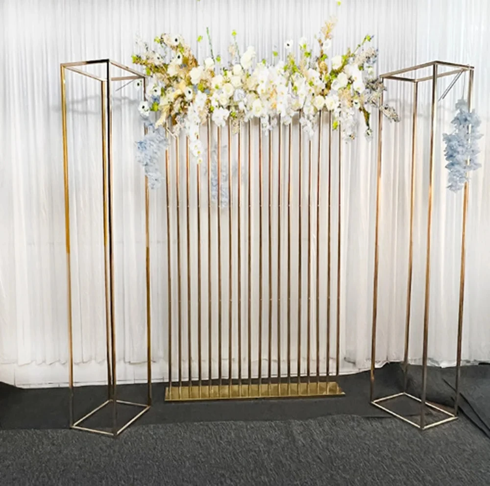 Eleganter, glänzender, vergoldeter Blumenbogenständer für Hochzeitszeremonien und Partydekoration im Freien. – Detail 2