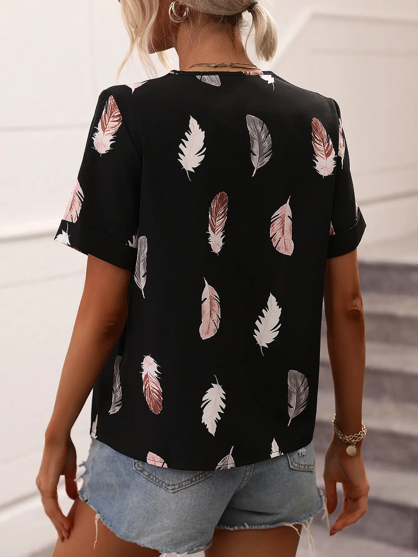 Women's Feather Print Blouse, Casual Notch Neck Short Sleeve Shirt, Loose Black Tunic Top For Ladies