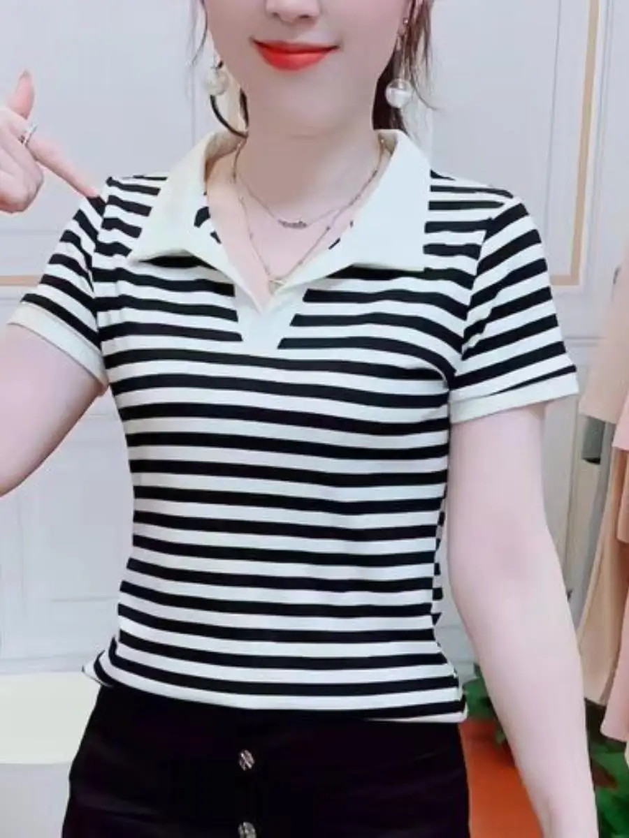 nova-camiseta-feminina-2026-de-manga-curta-com-gola-algodao-protecao-solar-e-mascara-facial-integrada-–-moda-de-verao