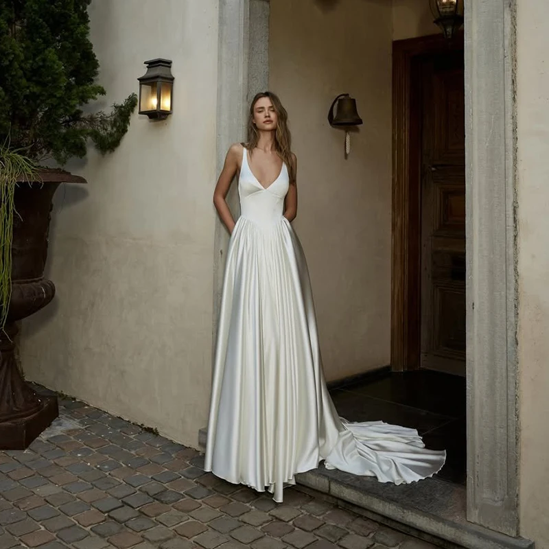 

Eightree Boho Beach A-Line Wedding Dresses V-Neck Sleeveless Backless Long Wedding Gown Women Satin Bridal Prom Dress Customized