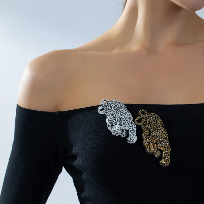 DIY accessories Cross-border new product trend Cheetah acrylic brooch, high-end niche designer brand brooch factory direct sales