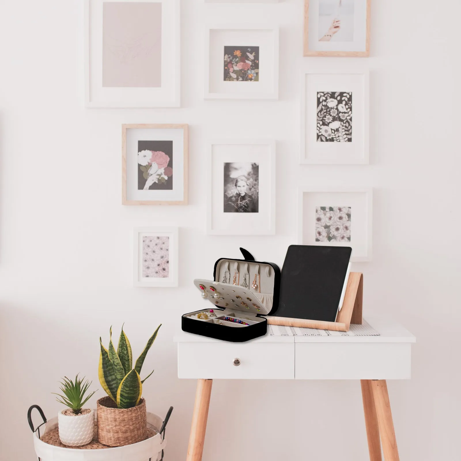 

1 шт. шкатулка для хранения ювелирных изделий, органайзер для путешествий из искусственной кожи, портативный контейнер для ожерелья, колец, сережек, компактный футляр-держатель