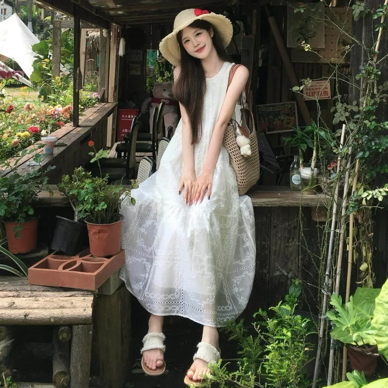 

Fashion Commuting French Retro Style Lace Halter Top Dress Women Summer Vacation Style Loose Sleeveless Mid-length Dress Women