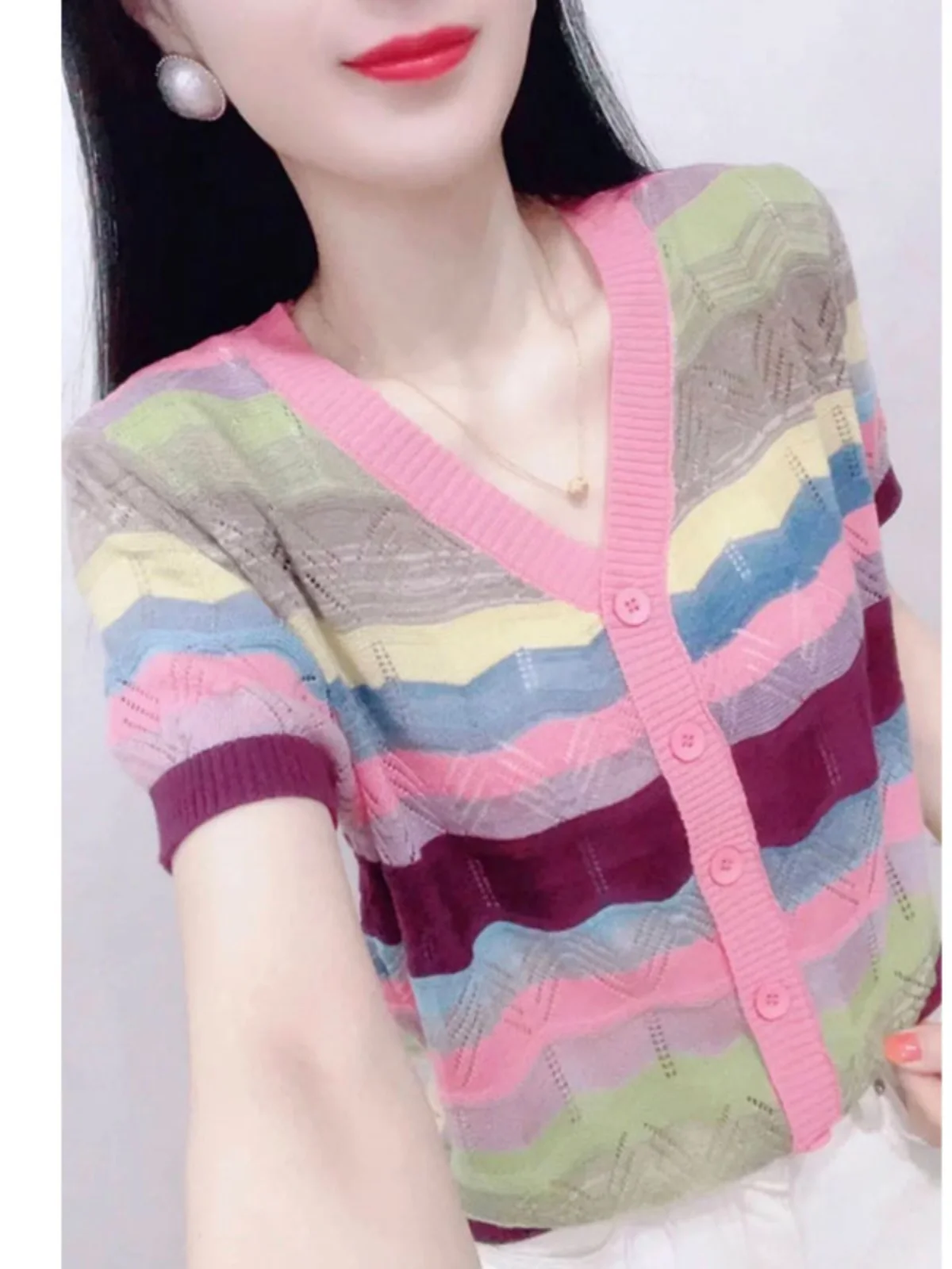 

Модный полосатый вязаный топ для женщин, лето 2024, с V-образным вырезом, укороченный, свободного кроя, кардиган