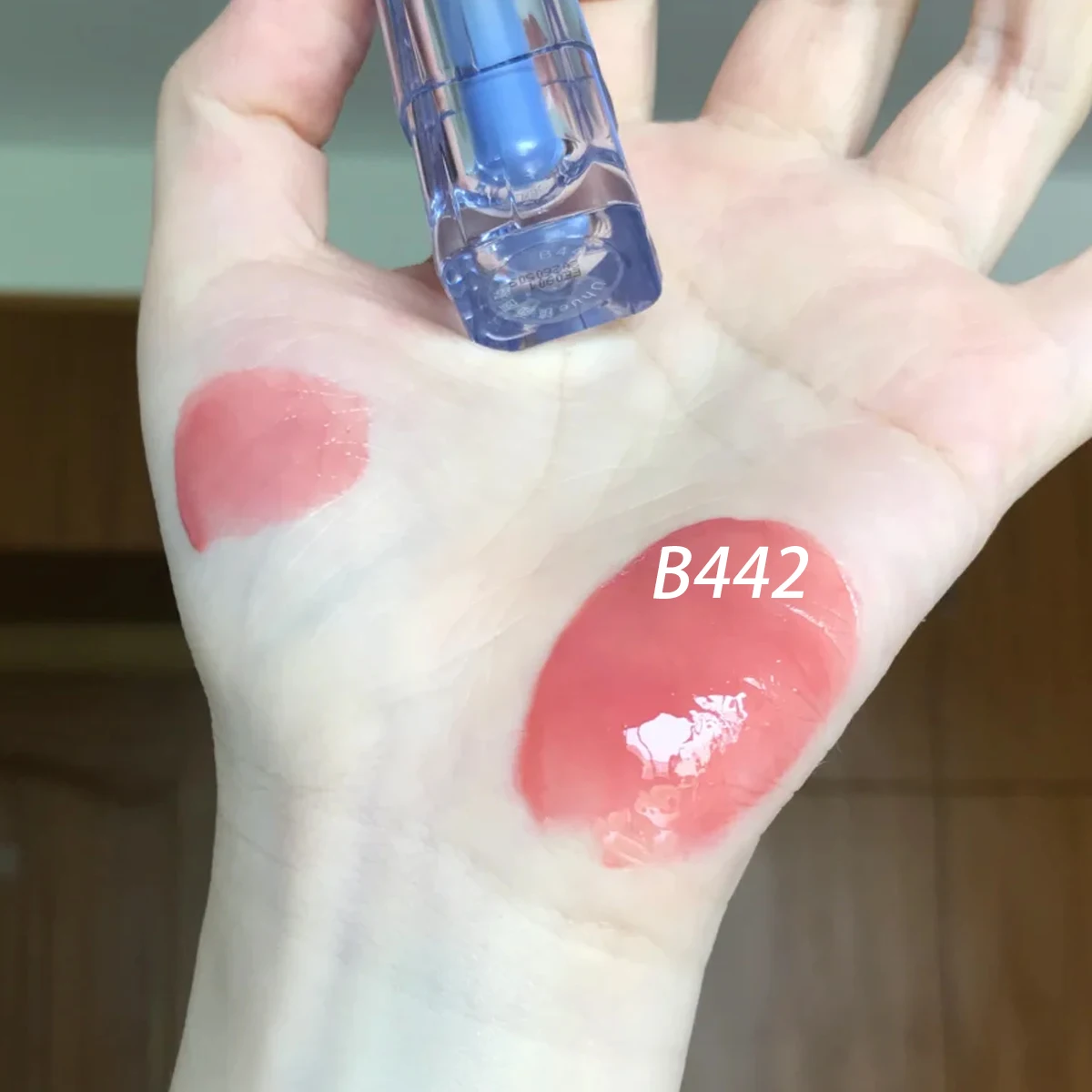 [ClearanceSale] Uhue Mirror Lip Glaze B335&B442,Mirror Finish,Sheer&Dewy Finish,High Pigmentation,Lightweight&Non-sticky Feel