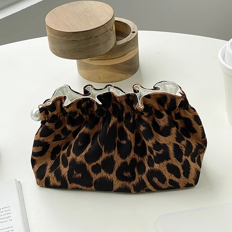 Cosmetic Bags Leopard Large Capacity Makeup Case Fashion Multifunction Portable Cosmetic Organizers Travel Washing Storage Bag