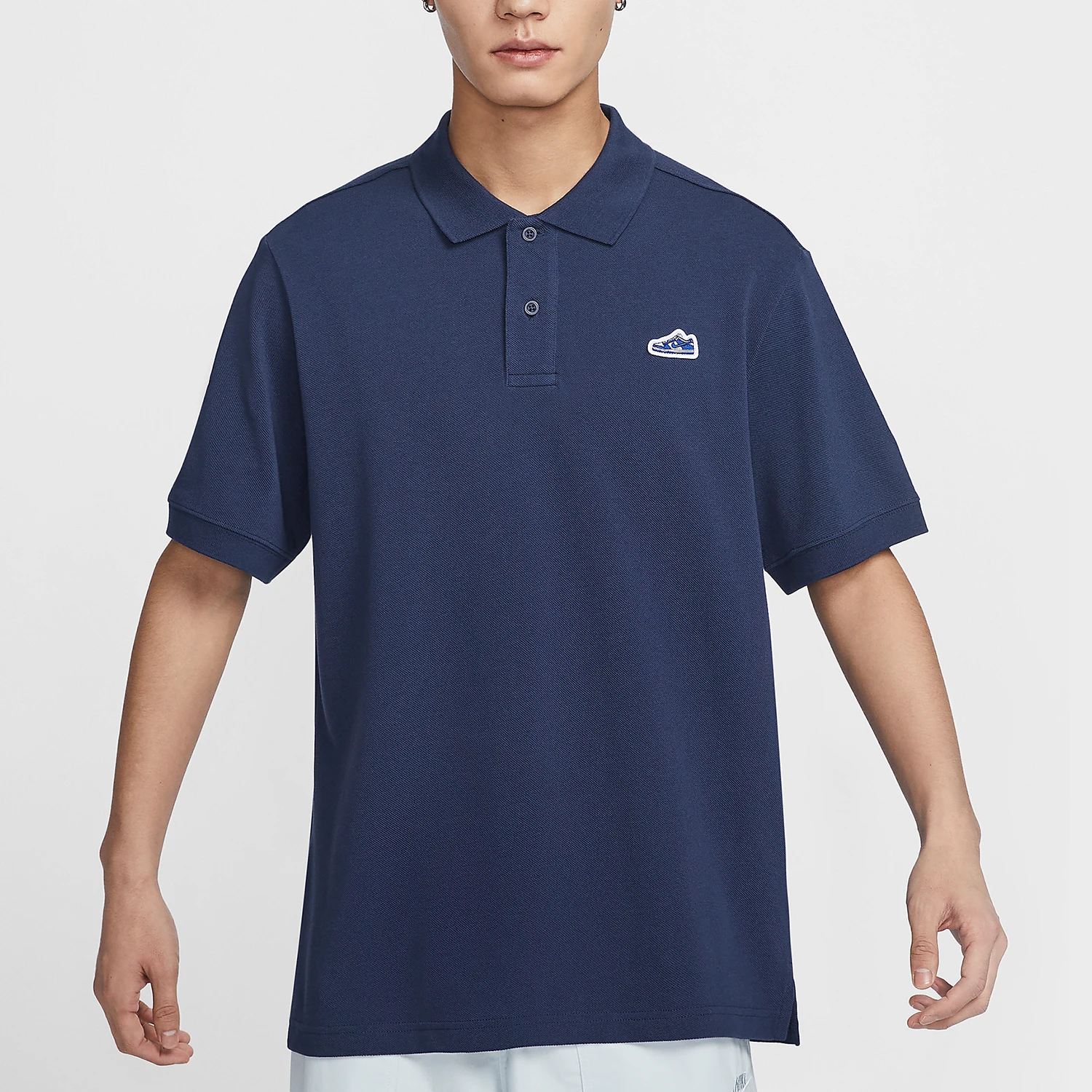 

Официальная оригинальная мужская рубашка-поло Nike Sportswear Club с коротким рукавом и воротником HJ3960-410