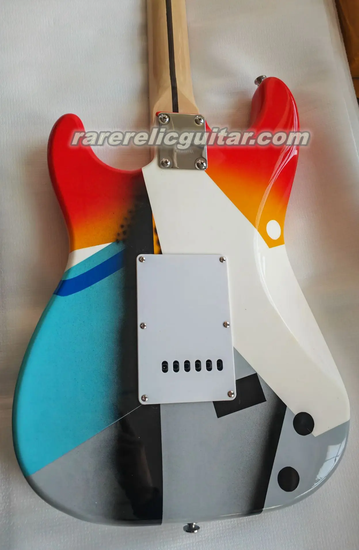 

Clapton Crash Rainbow Hand Work Painted Custom Shop Electric Guitar SSS Pickups Tremolo Bridge Maple Neck & Fretboard