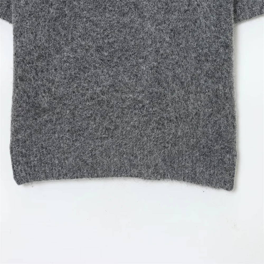 เสื้อถักแขนสั้นประดับลูกปัด คอกลม สไตล์อเนกประสงค์ แฟชั่นใหม่สำหรับผู้หญิง ฤดูใบไม้ร่วงและฤดูหนาว