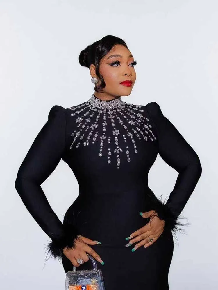 エレガントな黒のイブニングドレス女性のための秋の服ドレスラウンドカラーダイヤモンド付きエレガントシックなボディコンドレス長袖