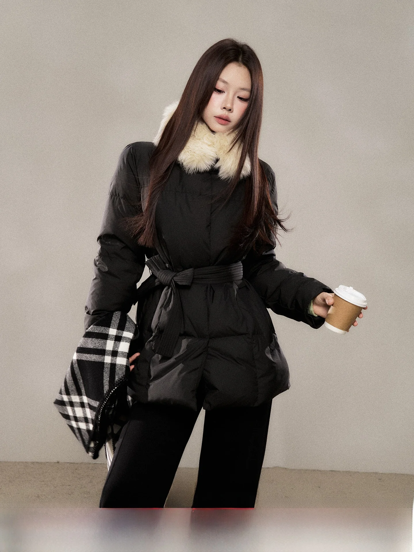 

Женская хлопковая куртка Sli с меховым воротником и поясом на талии, дизайн в корейском стиле, с длинными рукавами, с принтом «Маленькие дикие ягоды»