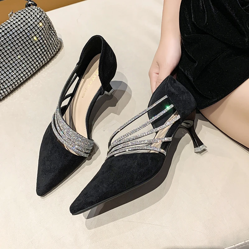 Elegante sapato de cristal com corrente para mulheres, sapato de slip-on com tudo o que combina, salto fino, moda casual, versão francesa, primavera, verão