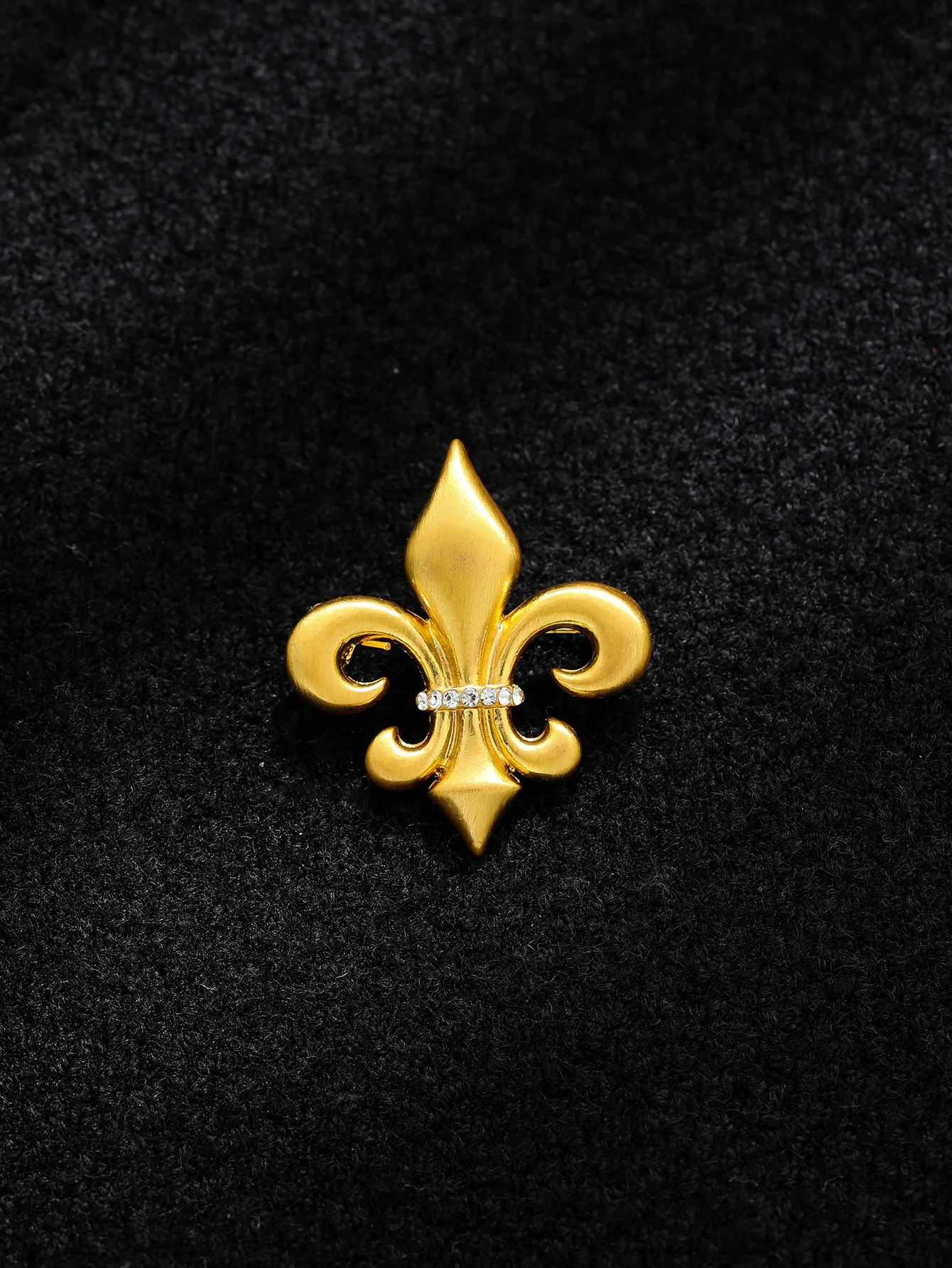 Cross border personalized men's suit brooch, boat anchor collar buckle, men's suit collar flower accessories, shirt badge