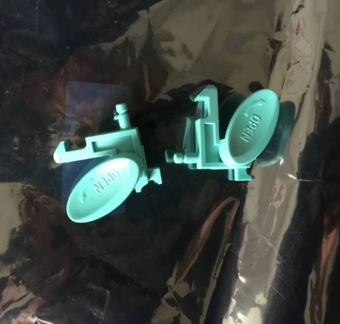 Clip The Cover Open…