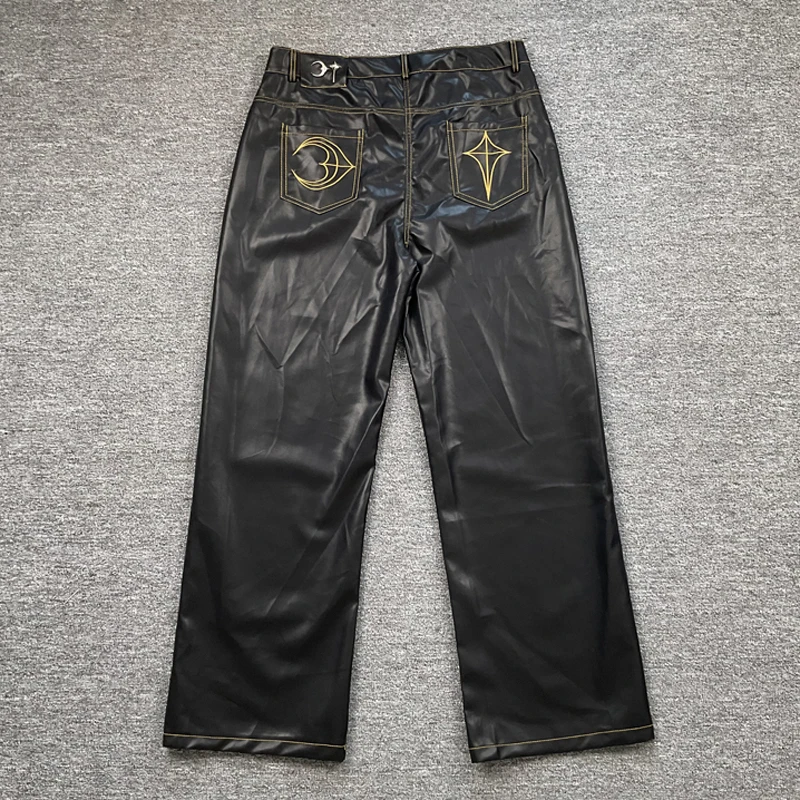 

Новые брюки из искусственной кожи THUG CLUB, мужские и женские свободные повседневные брюки с металлическим логотипом в стиле хип-хоп, клубные кожаные брюки