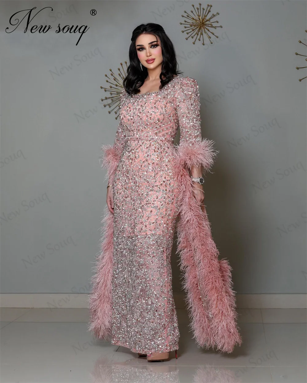 Personalizado rosa Beading vestidos de noite com penas e cristais, mangas até o chão vestido de cerimônia para festa de aniversário, Arábia Saudita