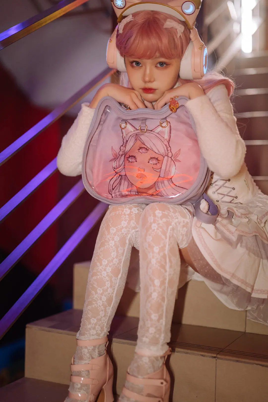 YOWU Michiko Cat Joint Cuffia Itabag Borsa per auricolare Bluetooth Borsa a tracolla viola per animazione speciale in tela trasparente per esterni