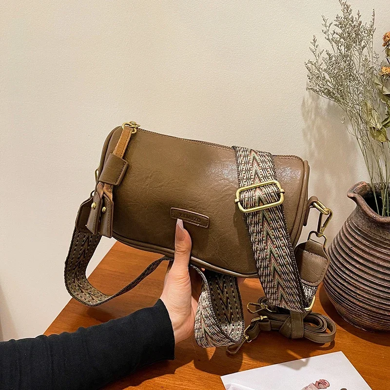 

PU Zipper Sewing Thread Women's Crossbody Bag 2025 Spring New Style Handbag Commuting Casual Versatile Luxurious Shoulder Bag