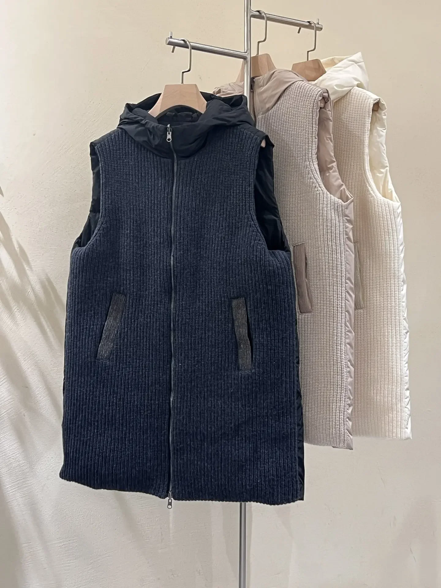 Women's Reversible Goose Down Vest Bead Chain Sleeveless Casual Warm Mid-Length Hooded Coat