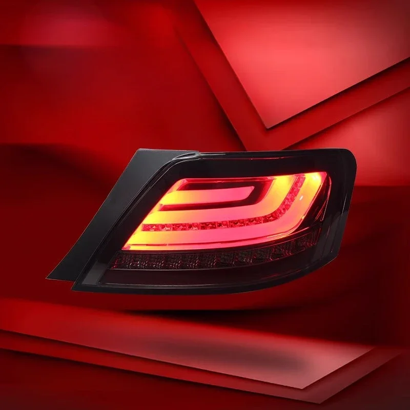 تنطبق على Toyot 05-09 مجموعة مصابيح خلفية Razo القديمة المعدلة LED أضواء الجري أضواء الفرامل أضواء إشارة الانعطاف المائية