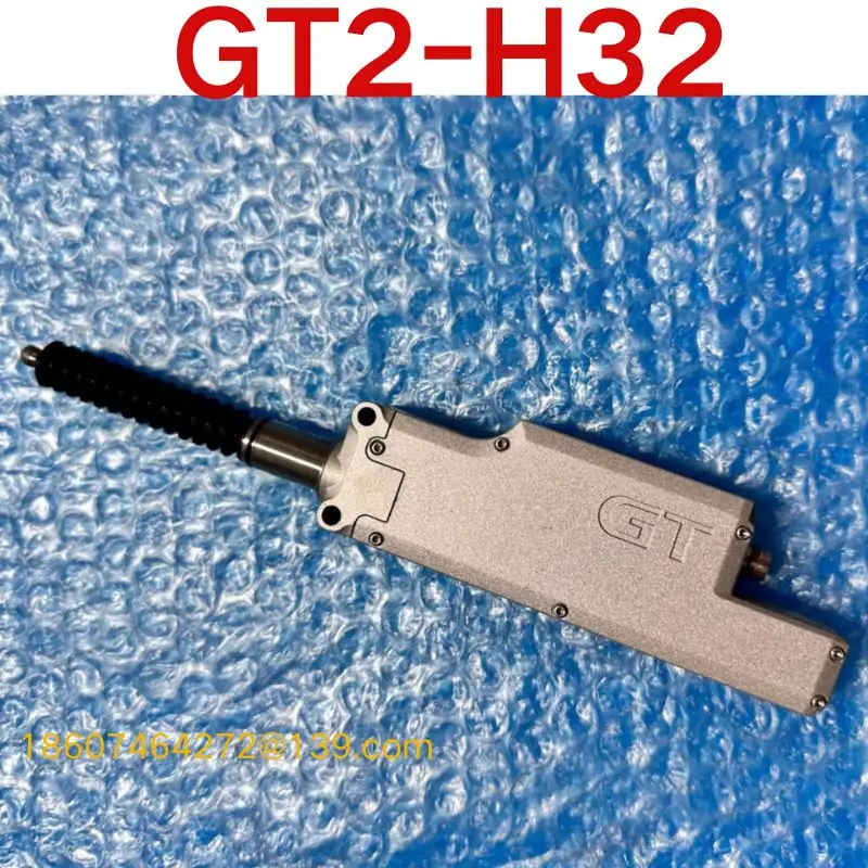 Second-hand test OK  GT2-H32 displacement sensor