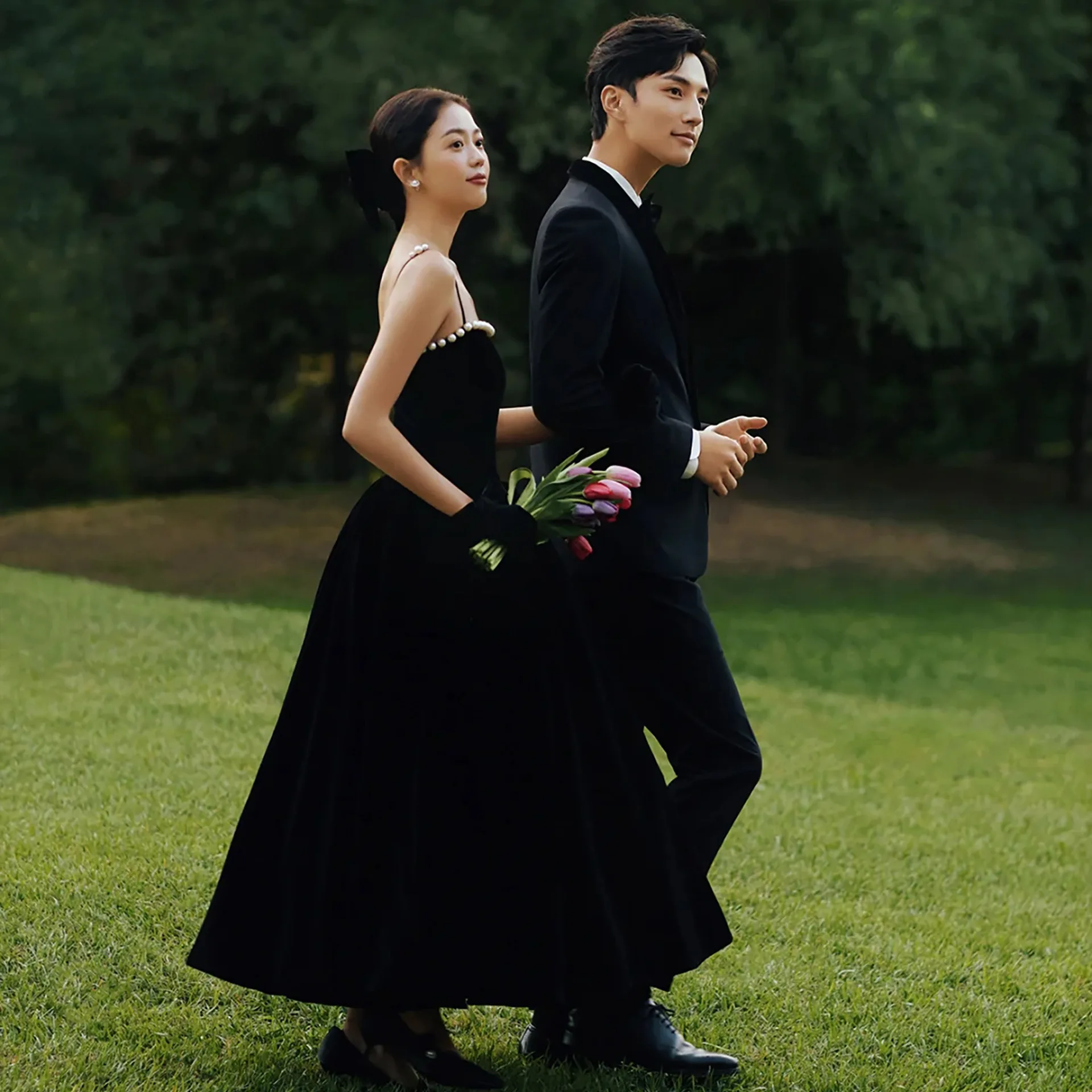 French Evening Dress High-End Black Camisole Velvet Studio Theme Couple Taking Pictures Light Wedding Mid-Length