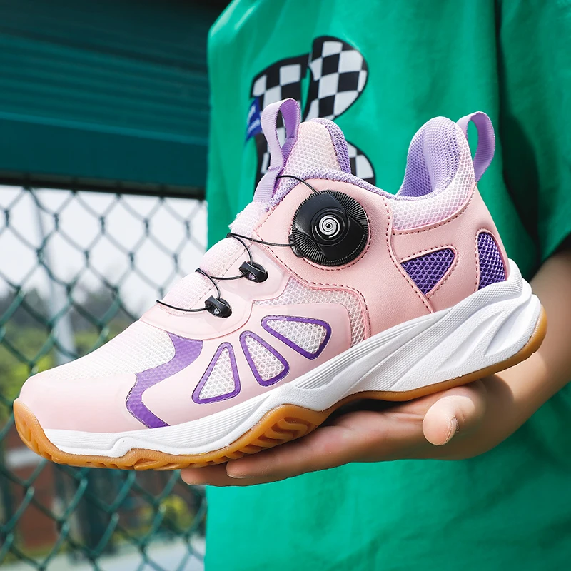 

Детская спортивная обувь для бадминтона с вращающейся пряжкой, теннисная обувь для родителей и детей, легкая и дышащая Комплексная спортивная обувь