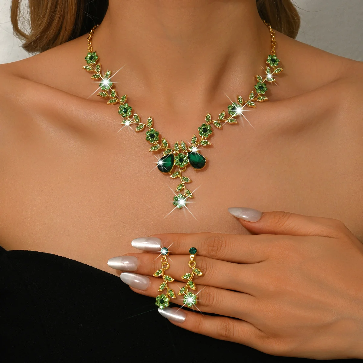 

Elegant Emerald Green Leaf Bridal Jewelry Set, Gold Tone Vine Crystal Necklace Earring Set for Brides Evening Gift