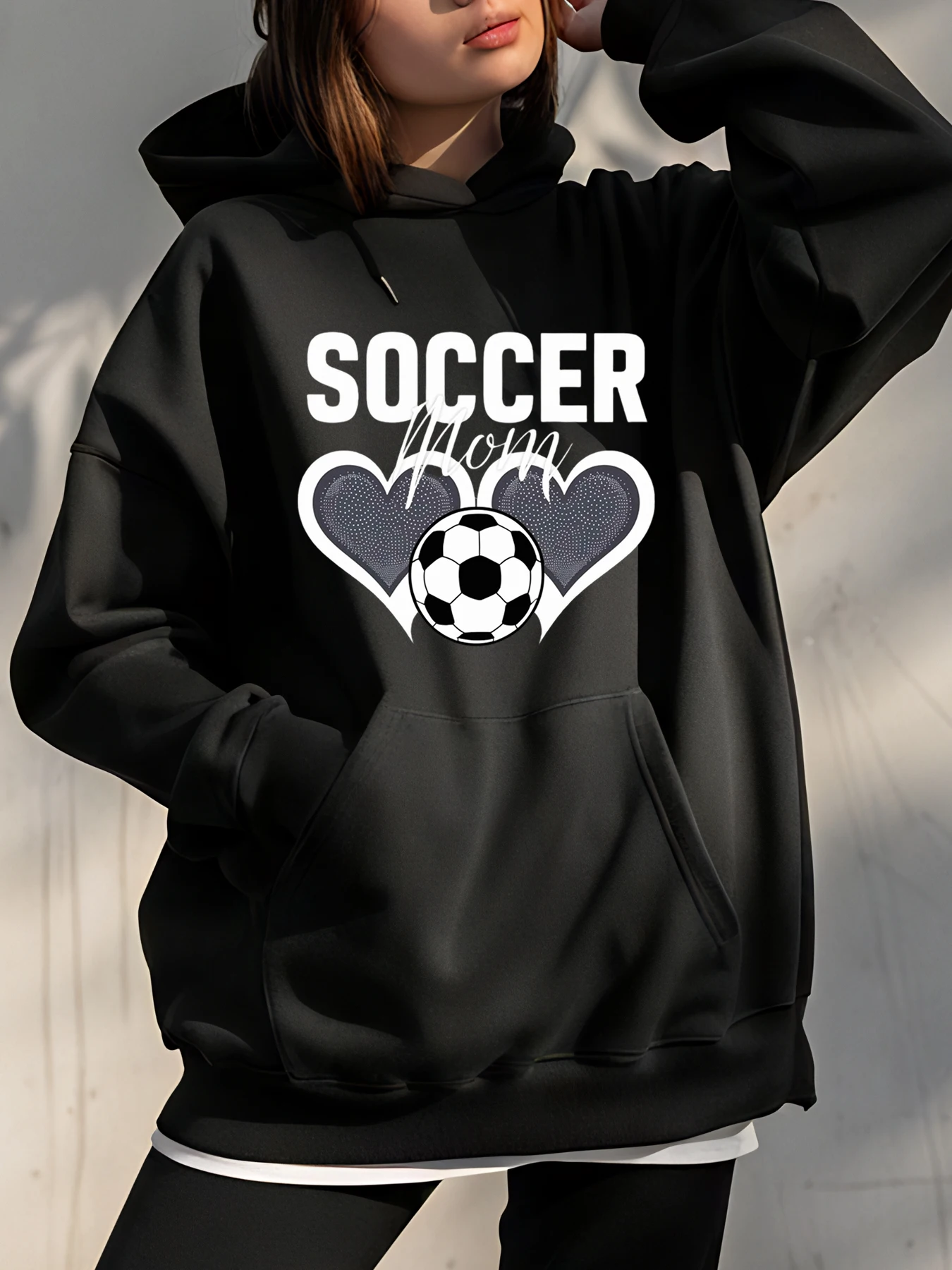 Sudadera con capucha para mamá de fútbol, sudadera informal con estampado de corazón de balón de fútbol para mujer, regalo para madre de jugador de estilo deportivo