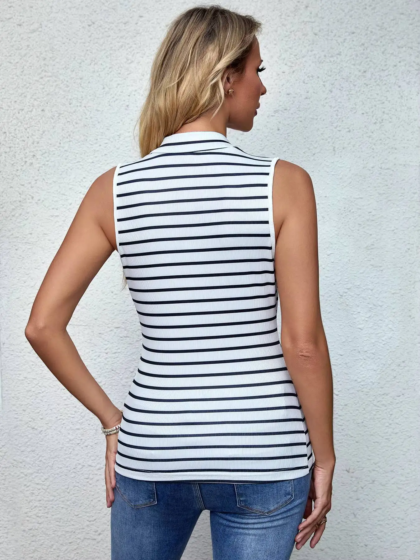 Women's Sleeveless Camisole Striped V Neck Tank Top Ribbed Fitted Casual Tank Top Spring Summer Chic Basic Daily Lightweight Top