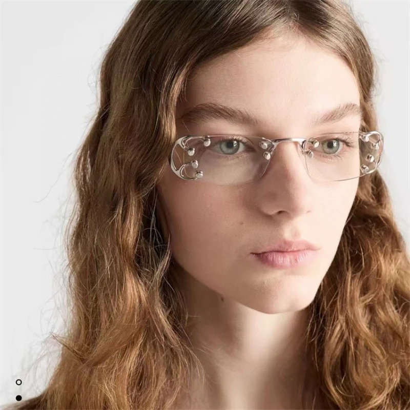 Oculos-de-sol-femininos-retangulares-sem-armacao-com-borda-cortada-estilo-punk-com-rebites-protecao-para-rosto-redondo-nov