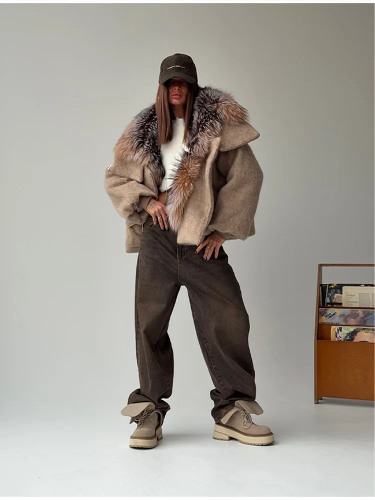 معطف نسائي شتوي كبير الحجم عتيق بياقة من الفرو الصناعي جاكيت بقلنسوة فضفاض بصدر واحد ملابس خارجية 2025 معاطف نسائية عصرية جديدة #1