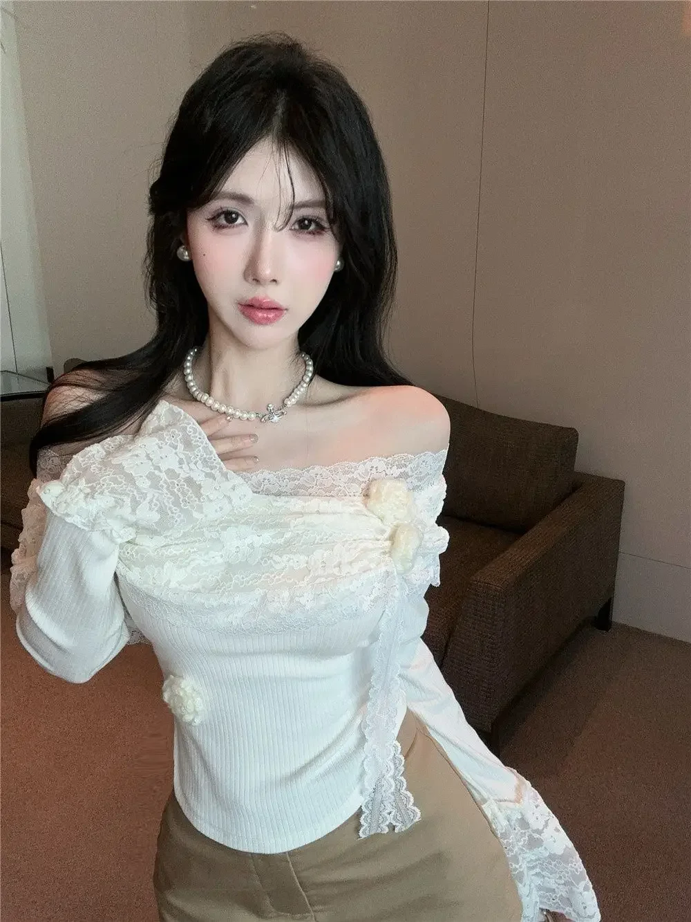 

Korejpaa Fashion Casual Women T Shirt Elegant Off Shoulder Korean Style Lace Flower Sweet Base Shirt Gentle Long Sleeve Slim Top