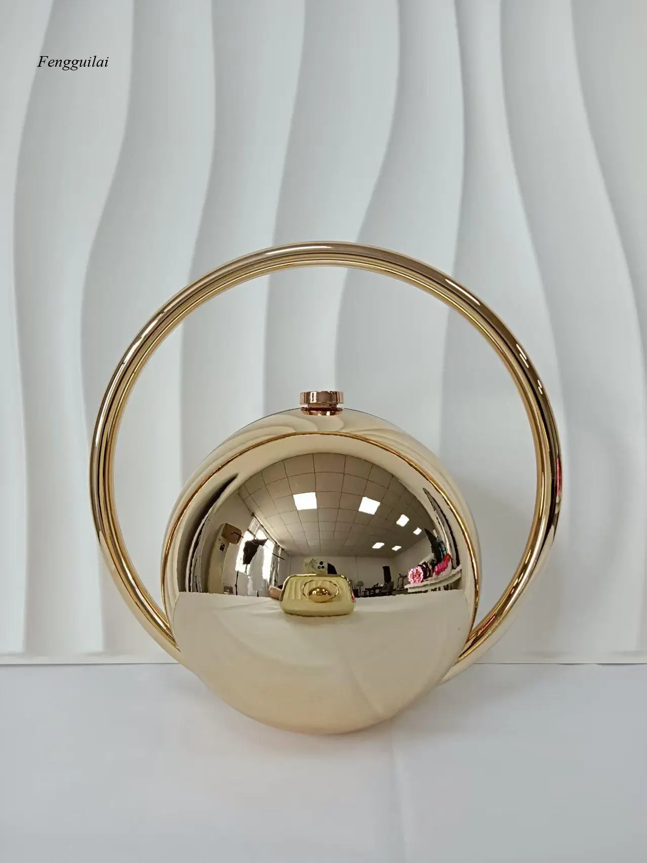 Spherical Dinner Party Bag with Electroplated Handle, High-End Handbag with Marble Pattern, Simple and Elegant Runway Bag