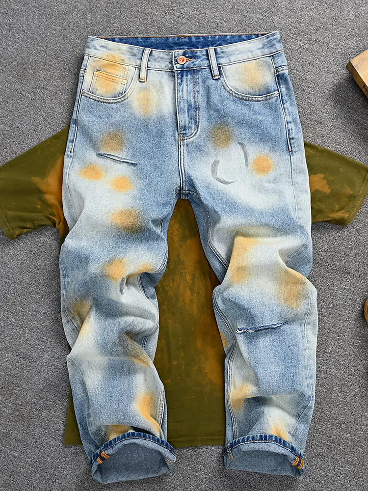 

Мужские винтажные джинсы с эффектом потертости и рваными элементами в американском стиле, свободные прямые брюки с граффити в стиле хип-хоп