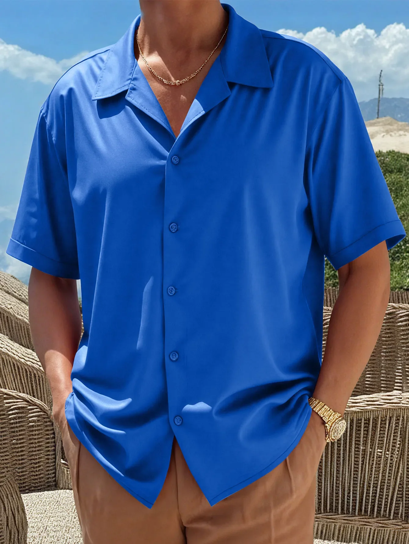 The 2025 summer hit fashion men's glossy solid-color ball shirt, high-quality business casual loose short-sleeved top