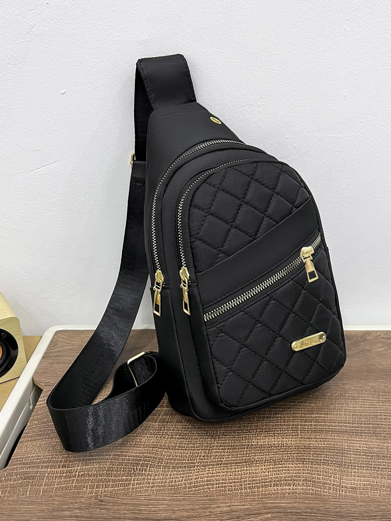 

Casual Chest Bag, Simple Style, Convenient For Fitness, Outdoor Travel, Shoulder & Crossbody Bag Portable, Single Business Casual Work, Business, Commute, Outdoors, Travel For Teenagers, For Women, For Lady, For Male, For Female, For College Student, Whit