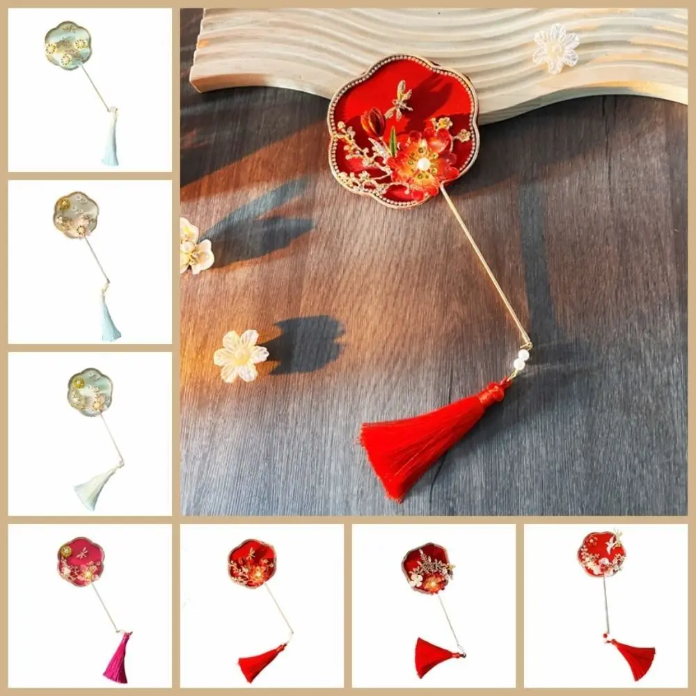 Chinese Style Mini Chinese Fan Tassels with Pendant Bridal Group Fan Handheld Ancient Chinese Silk Fan Chinese Wedding