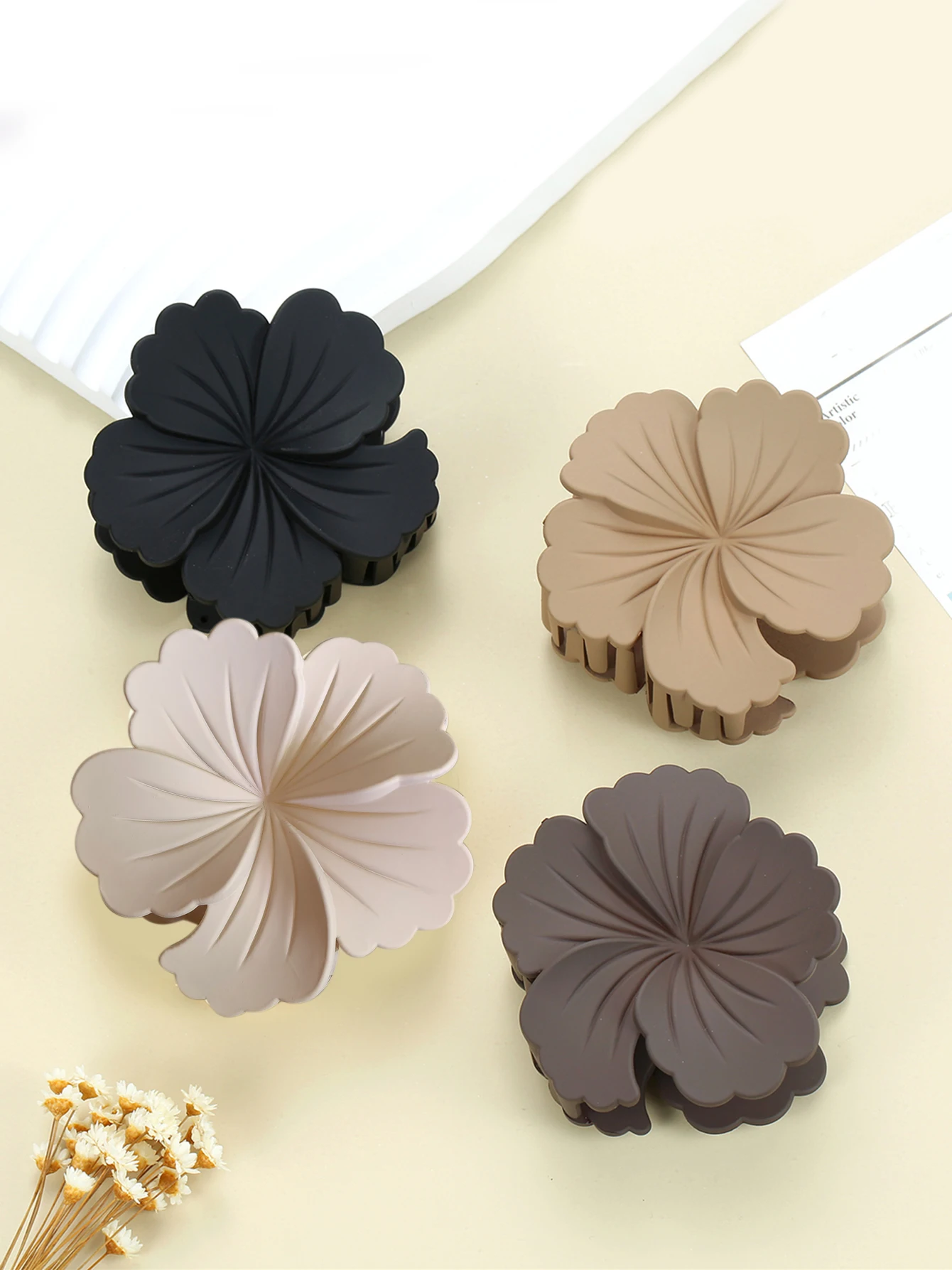 4 Uds. Clip de garra de Color puro con flor de Color café para mujer, nuevos accesorios simples para el cabello para Updo y peluquería diarios