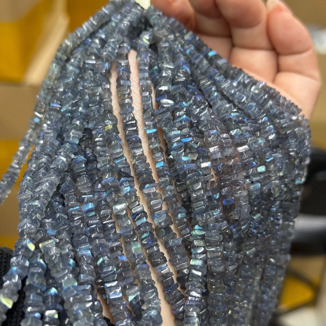 4 x 2Mm Natural Glitter Stone Cube Labradorite Gray Moonstone Split Elongated Stone Disc Beads Loose Beads